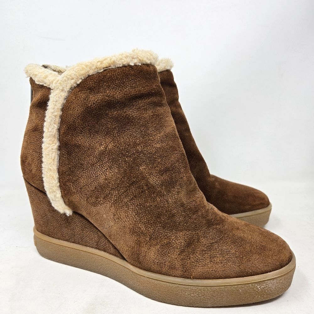 AQUATALIA Charlie Brown Suede Wedge Booties Sherpa Lined Size 8.5